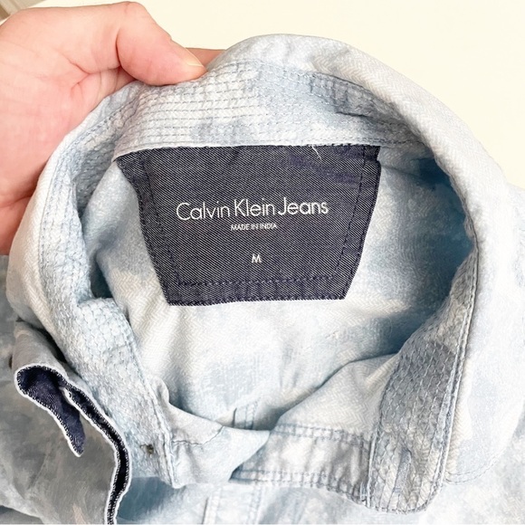 Calvin Klein Lightweight Cotton Button Down Men’s Size Medium - Picture 5 of 8